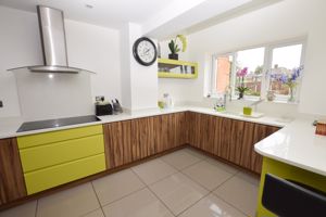 Kitchen/Diner- click for photo gallery